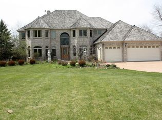 2821 Lauderdale Ct, McHenry, IL