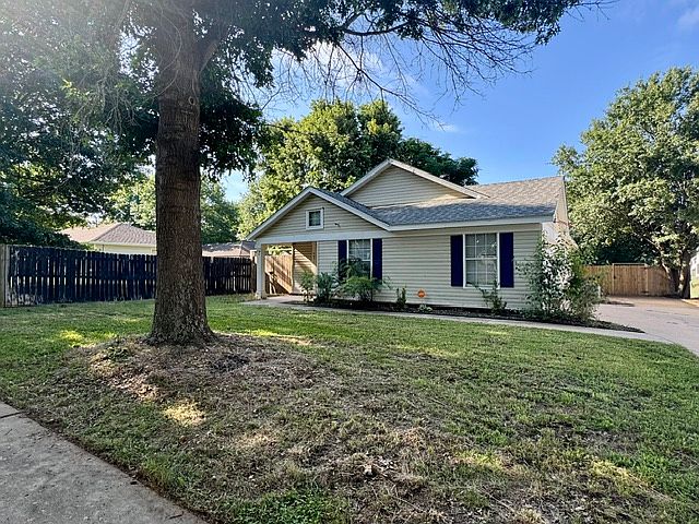 2nd image of 5651 W Legacy St