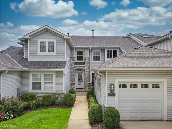 143 Blossom Ln #6, Chagrin Falls, OH 44022