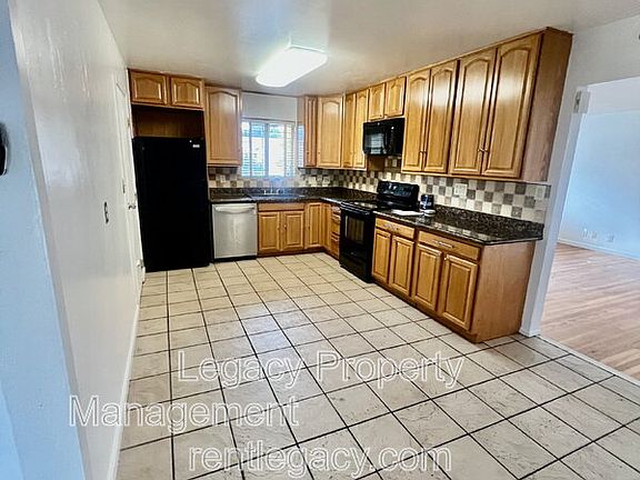 4th image of 280 Markham Ave