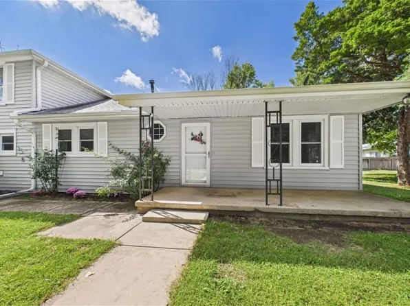 1202 S Walnut St, Newton, KS 67114