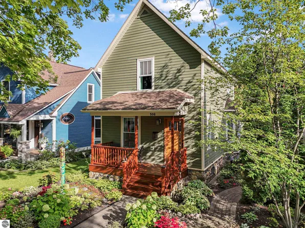 506 W 10th St, Traverse City, MI 49684