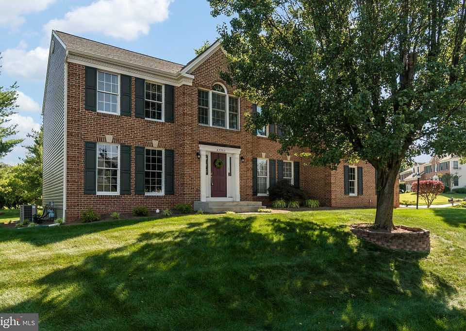 1st image of 43207 Rockfield Ct