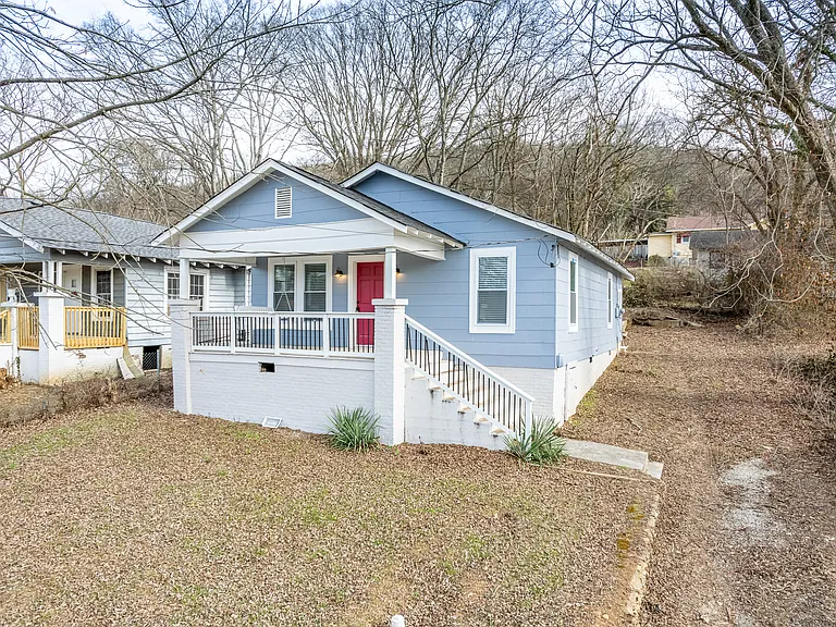 3402 Dodson Ave — Photo 2