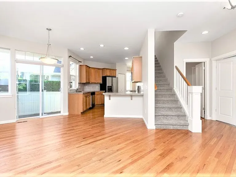 23905 33rd Dr SE — Photo 9