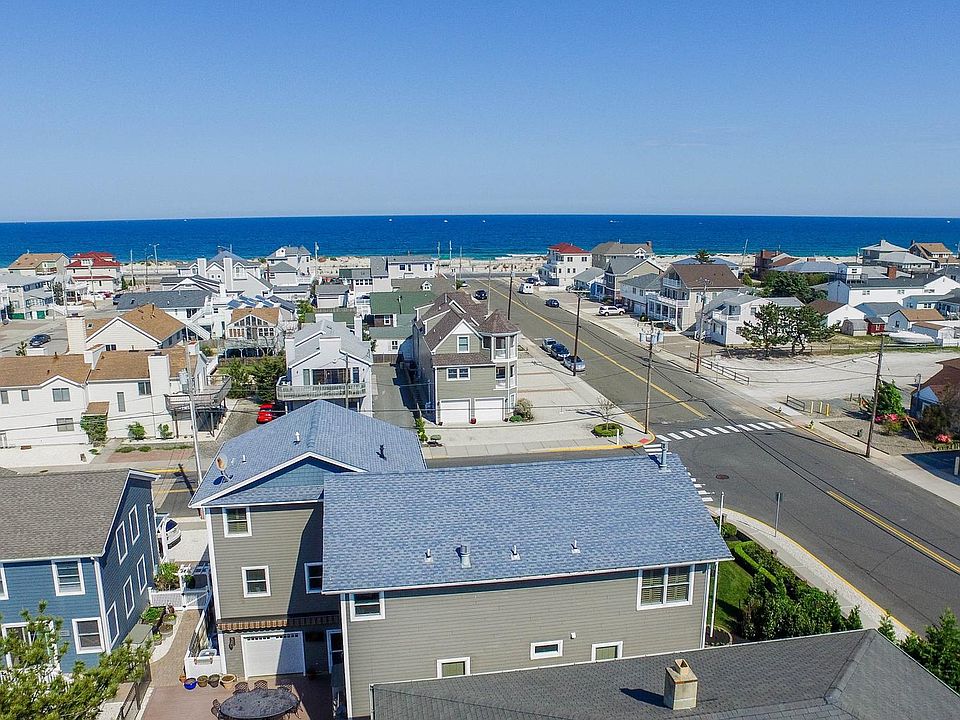 Salt air & beautiful balcony