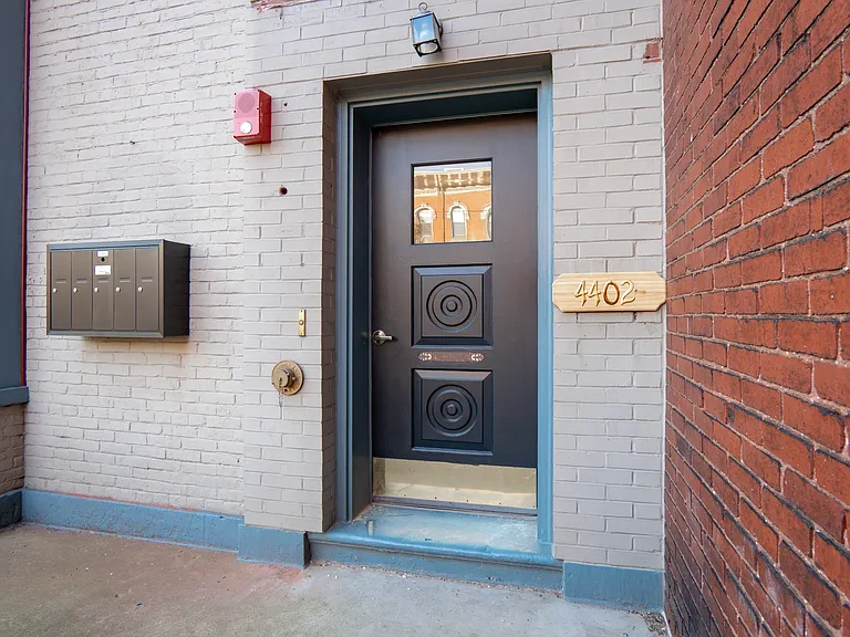 4402 Butler St — Photo 27