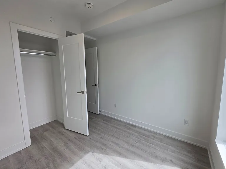 60 Central Park Dr #2110 — Photo 17