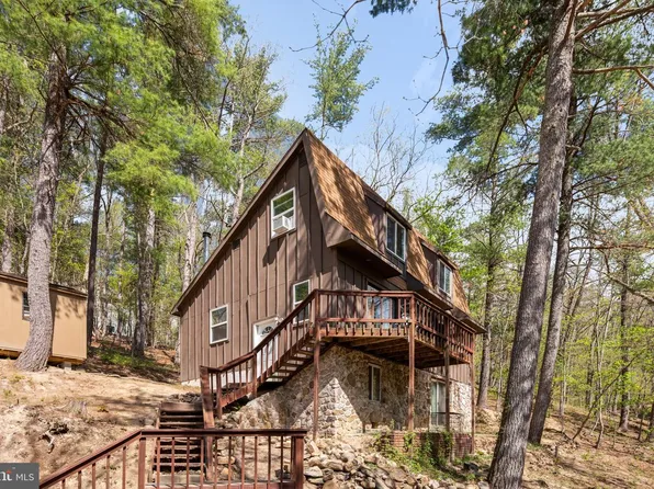 513 Fairway Dr, Basye, VA 22810
