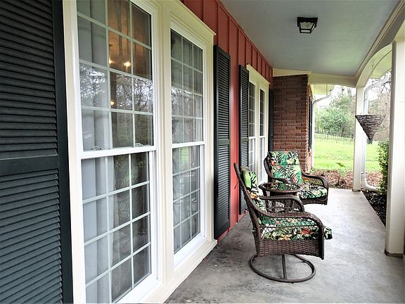 2nd image of 211 Glenwood Dr