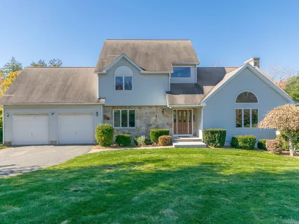 72 S Brook Rd, East Longmeadow, MA 01028