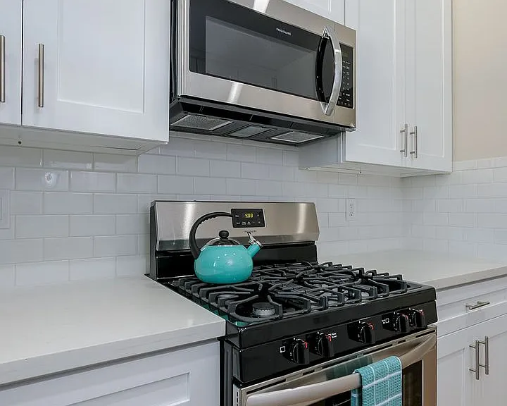 1001-1005 W Huntington Dr — Photo 24