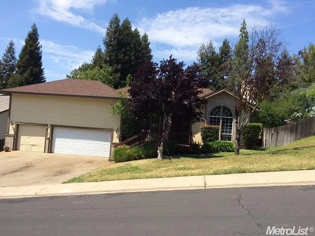 129 Rebecca Way photo 1