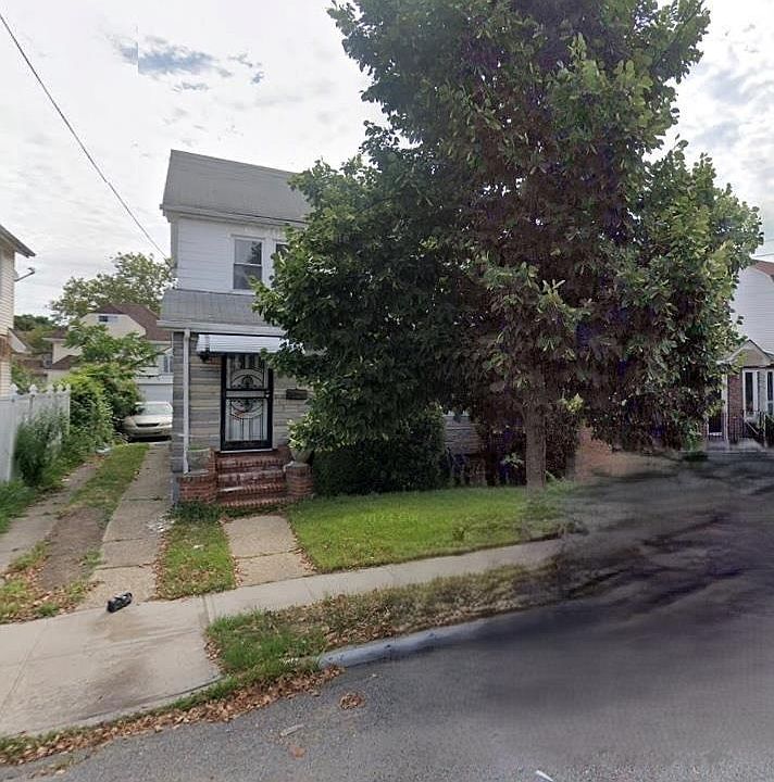 2nd image of 10929 212th Street