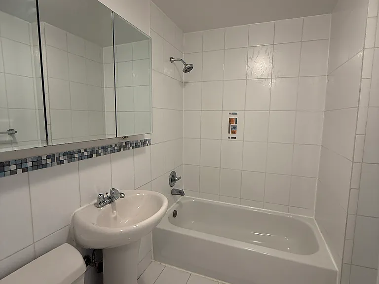 540 W 50th St #6A — Photo 8