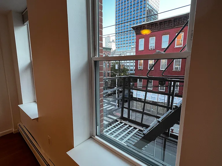 349 Grove St #3R — Photo 6