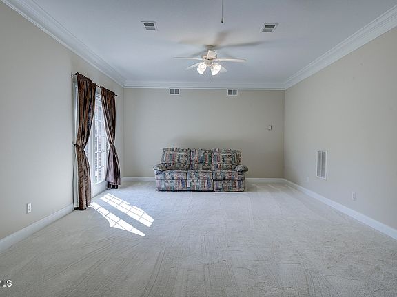 56th image of 405 Heather View Dr