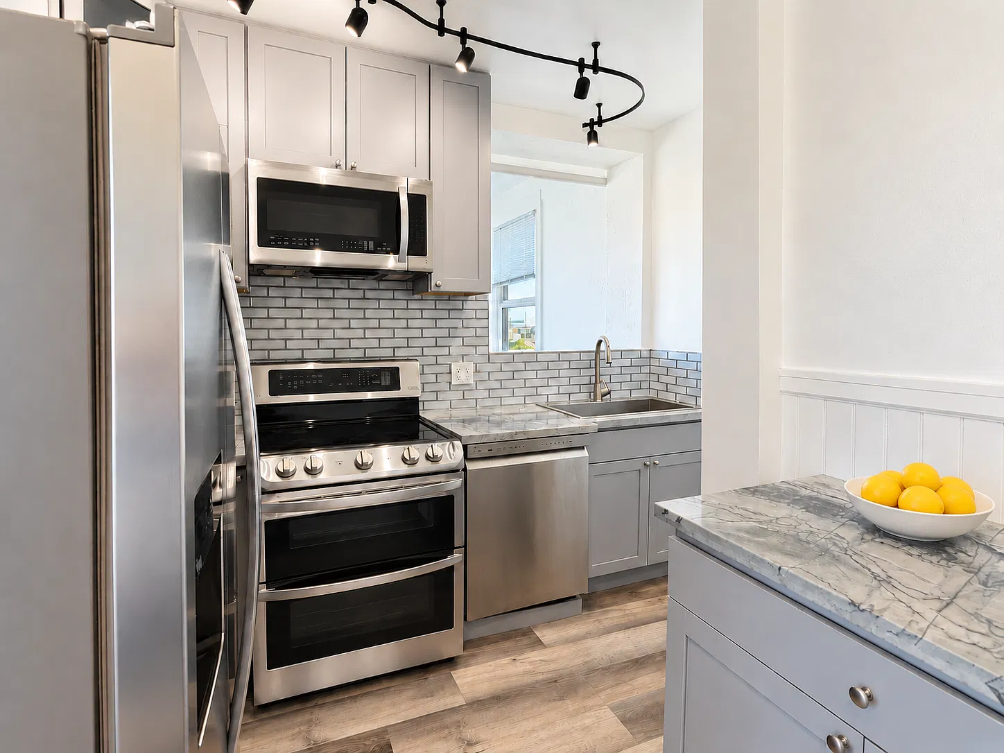 3 bed, 935 sqft, $6,295 — Photo 4