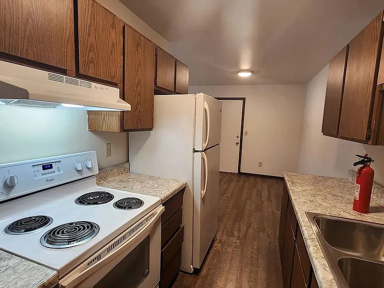 1117 Imperial Cir — Photo 17