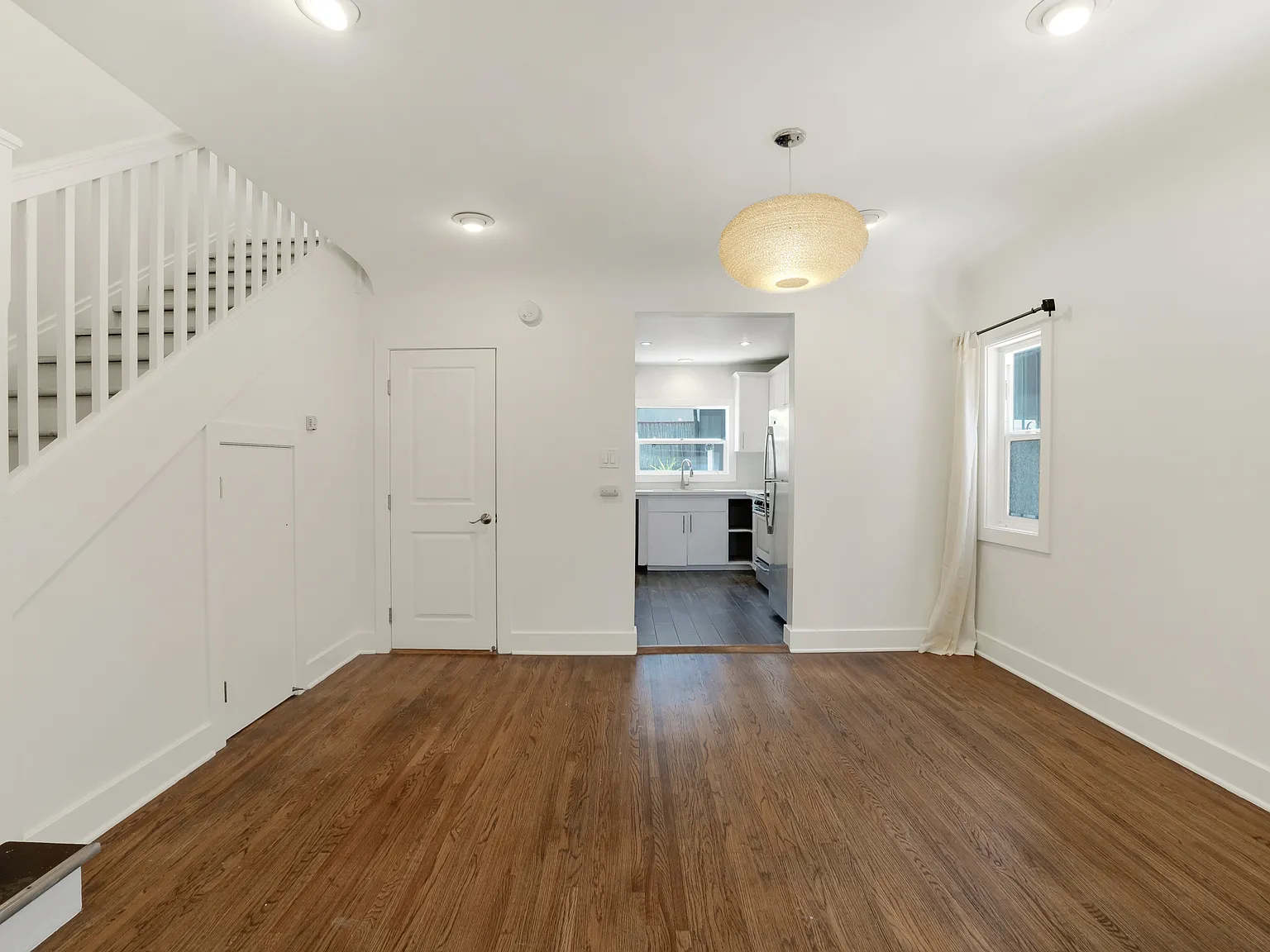 3 bed, 1280 sqft, $3,450 — Photo 3