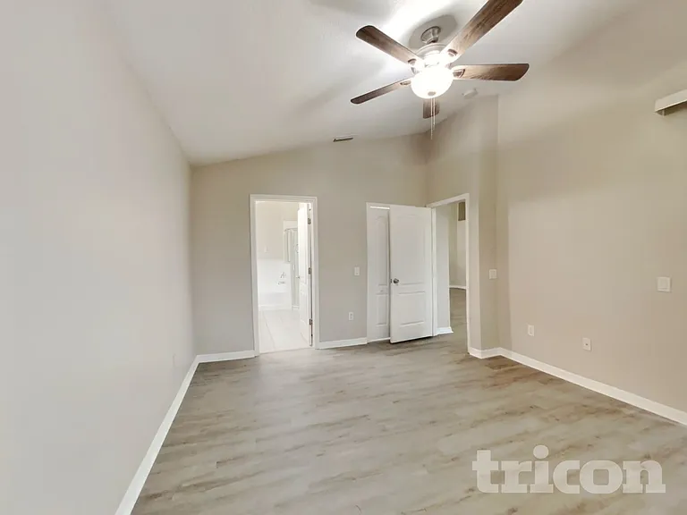 6944 Crown Lake Dr — Photo 10