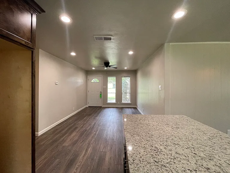 613 E Mustang St — Photo 7