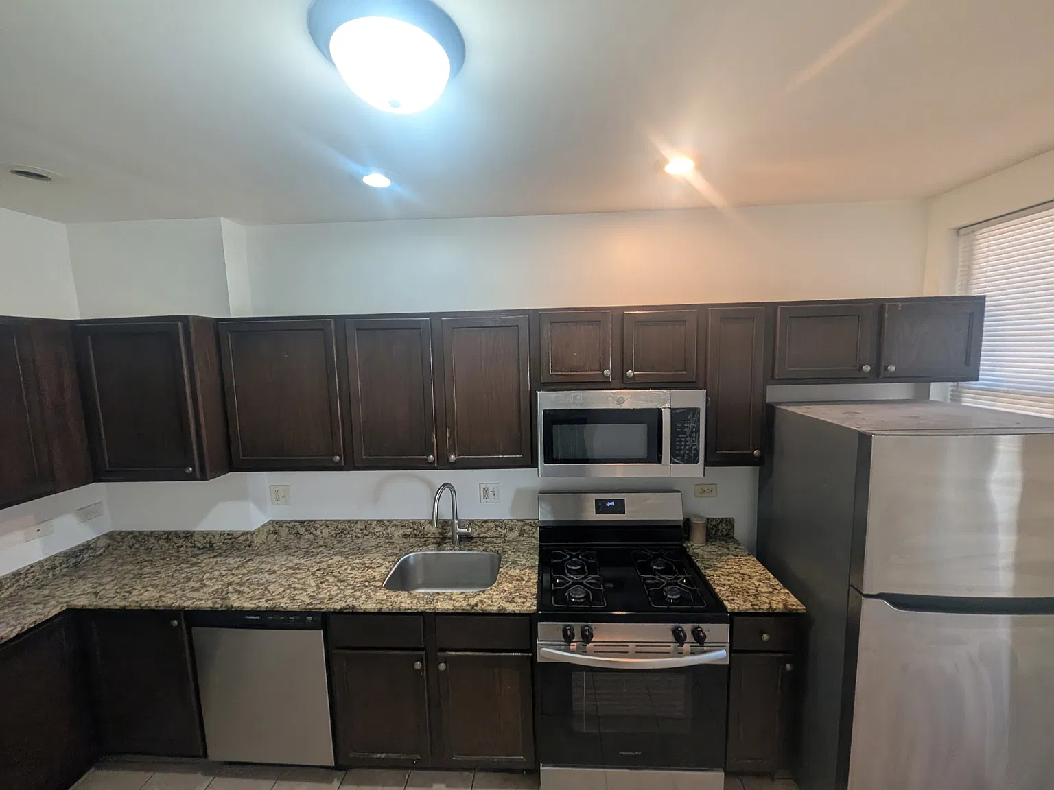 4 bed, $2,450 — Photo 2