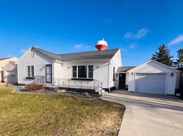 205 1st Ave E, Farley, IA 52046
