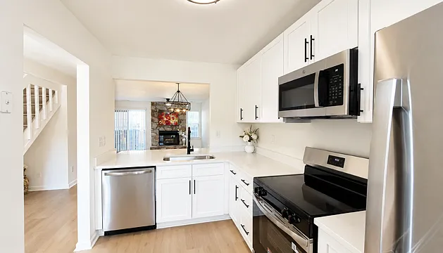 2 bed, 1114 sqft, $2,000 — Photo 3