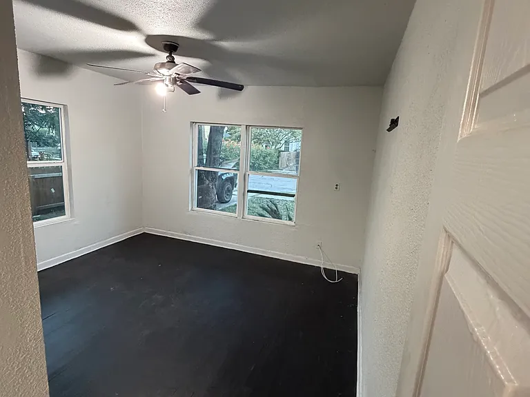 133 Jeffrey — Photo 3