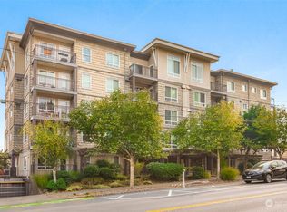 3015 SW Avalon Way APT 302, Seattle, WA 98126