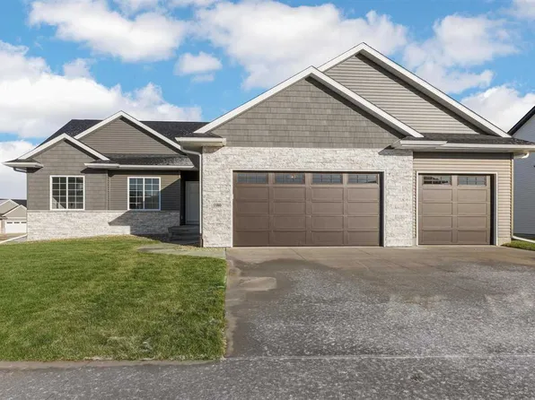1180 Ogden Ln, North Liberty, IA 52317