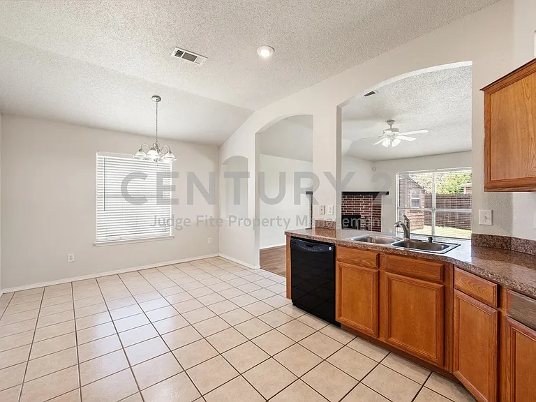 1529 Bluewater Dr — Photo 20