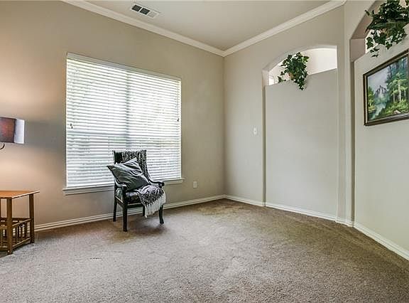 4th image of 520 Breton Dr