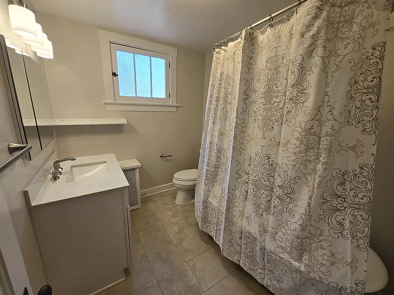 2217 Madison Rd — Photo 17