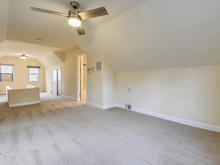 210 E Hamilton Ave — Photo 35
