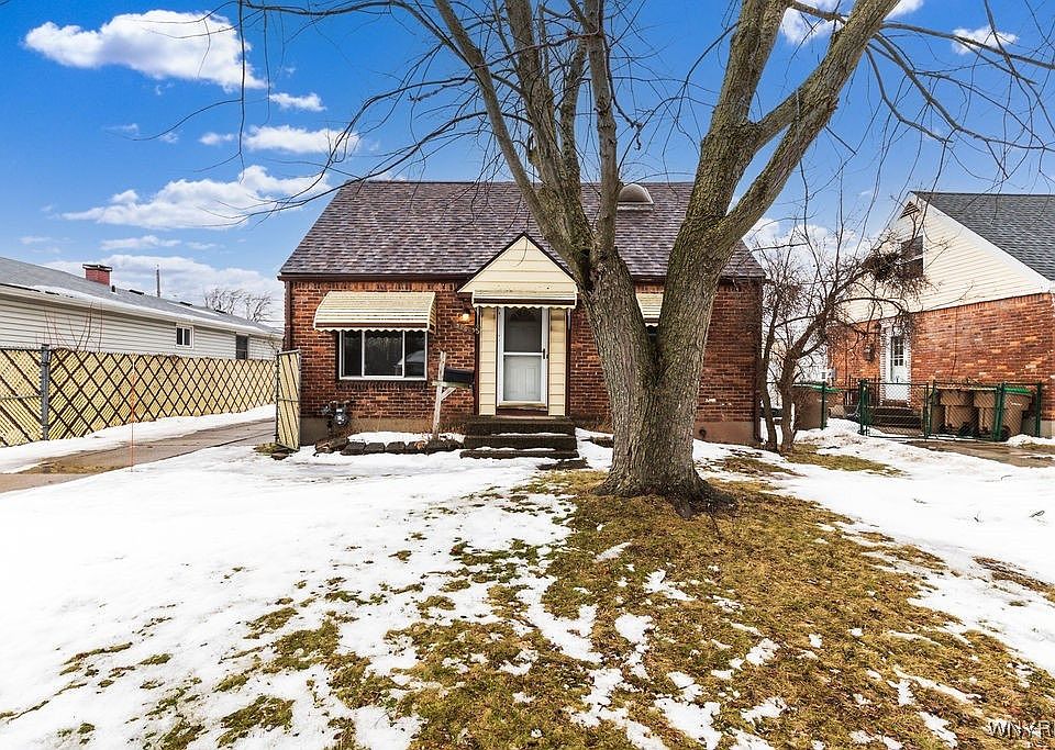 1st image of 300 Danbury Dr