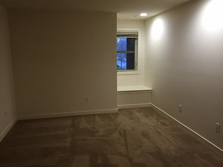 NEWELL COURT APARTMENTS — Photo 7
