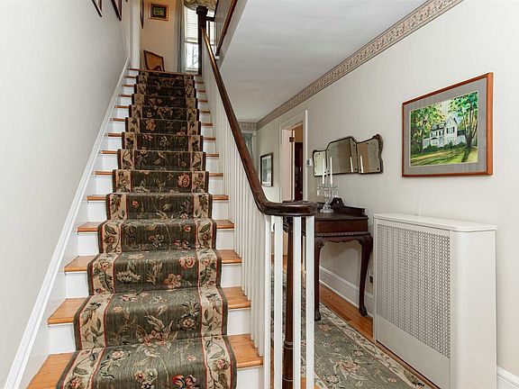 3rd image of 205 Beechwood Ave