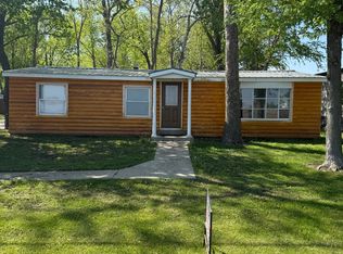 21 Mary Dr, Bondville, IL 61815