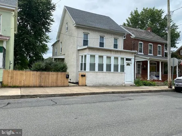 420 W 4th St, East Greenville, PA 18041