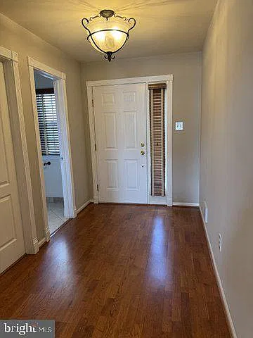 2 bed, 2.5 bath, 1708 sqft, $3,500 — Photo 4