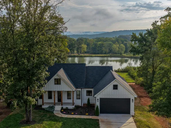 201 Clubhouse Dr, Jasper, TN 37347