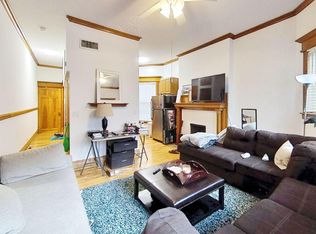 30 E Division St APT 3, Chicago, IL 60610