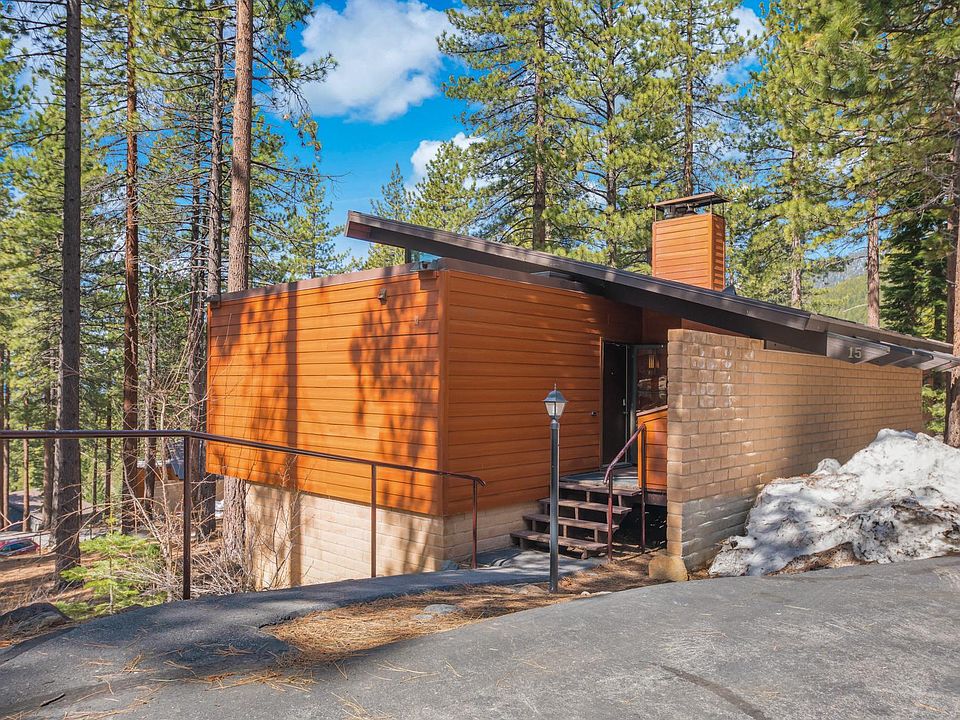 Ample parking conveniently located just in front of modern style condo.