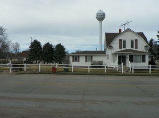 187 E 1st St, North Loup, NE 68859