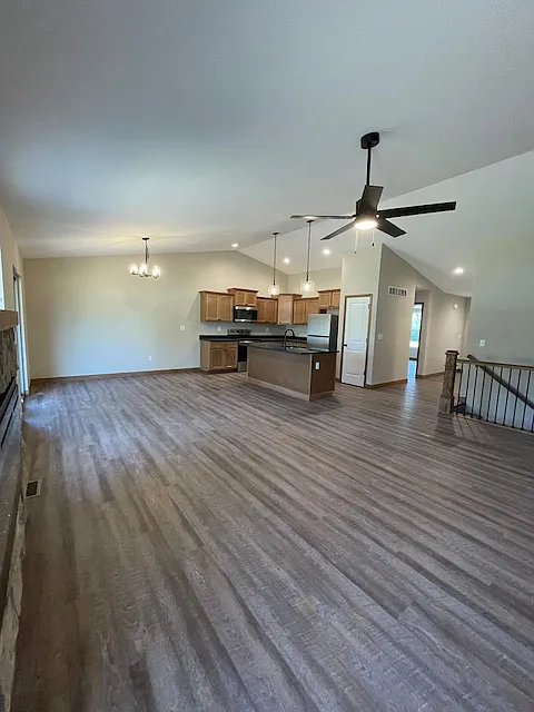 3 bed, 2000 sqft, $2,850 — Photo 4