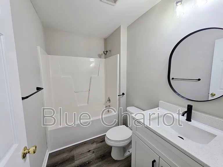 704 Brye St — Photo 3