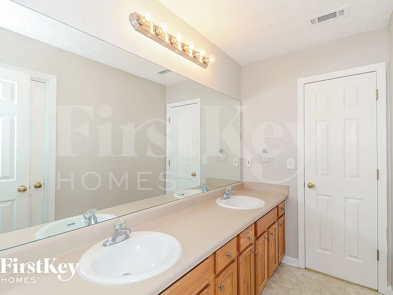 5491 Skylar Creek Ln — Photo 12