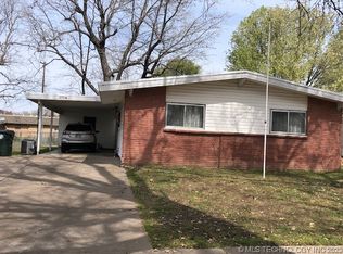 2704 Elizabeth St, Muskogee, OK 74401